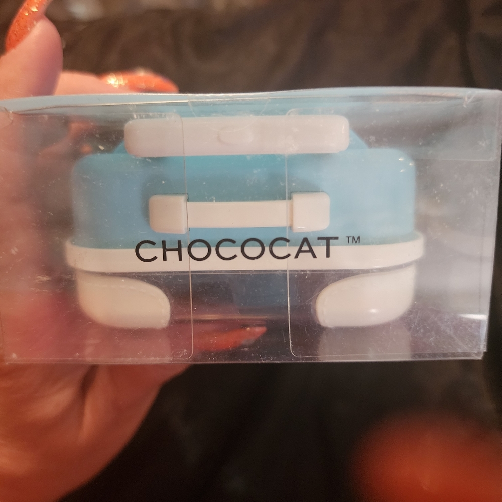 GLAMNETIC Hello Kitty  SPECIAL EDITION "CHOCOCAT"  Magentix lashes!